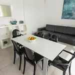 25 Apartman *