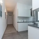 Apartman 25 *