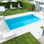 Apartman 25 *