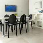 Apartman 25 *