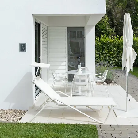 25 Luxury With Pool, Close To *
