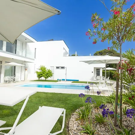 25 Luxury With Pool, Close To