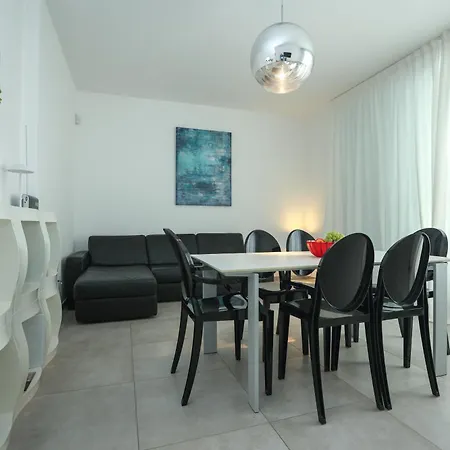 Appartement 25 *