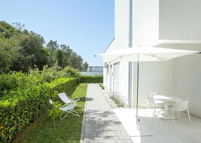 25 Апартаменты *