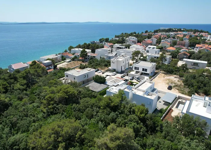 25 * Петрчане